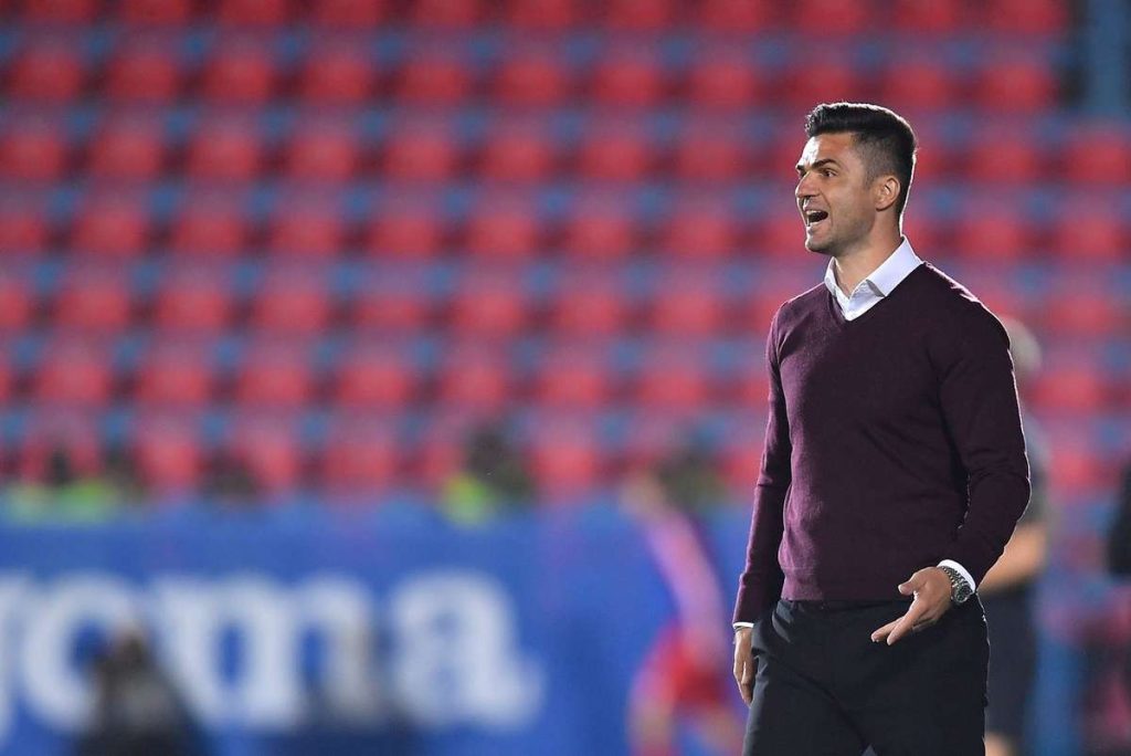 CS Dinamo îi blochează transferul lui Florin Bratu! Antrenorul nu va putea semna cu Metaloglobus. CS Dinamo ii blocheaza transferul lui Florin Bratu Antrenorul nu va putea semna cu Metaloglobus