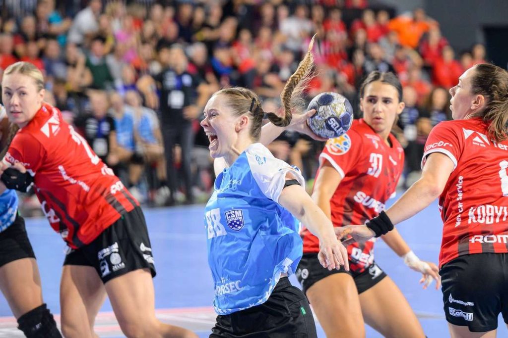 CSM Bucuresti pierde in campionat Gloria Bistrita favorita la castigarea titlului
