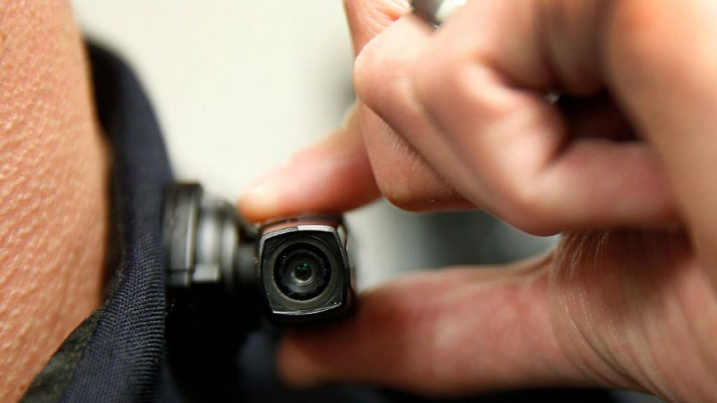 Comisarii Gardii de Mediu vor trebui sa poarte camere video in timpul controalelor Buzoianu Ordinul