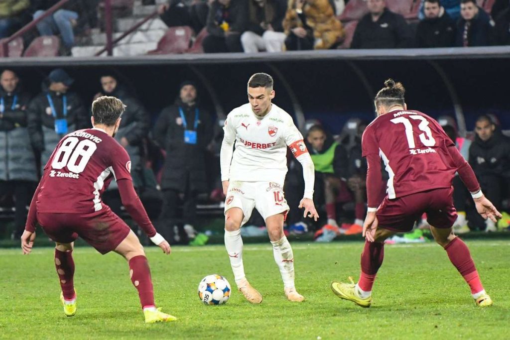 Derby ul CFR Cluj Dinamo in ziua de Paste Programul etapei 4 din play off si play out ul Superligii