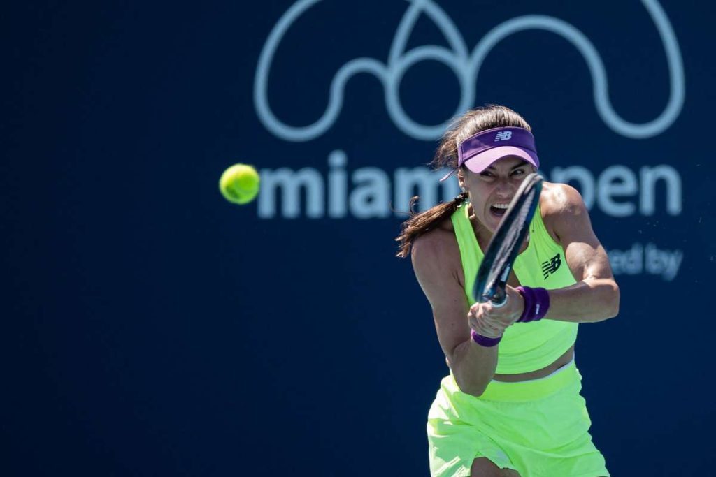 Fabuloasa Sorana Cîrstea! A ajuns pe locul 19 mondial și s-a calificat în optimile de finală la Miami. Fabuloasa Sorana Cirstea A ajuns pe locul 19 mondial si s a calificat in optimile de finala la Miami
