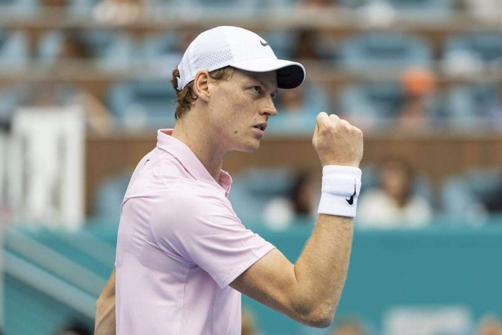 Jannik Sinner nu cedează! A câștigat Sunshine Double fără să piardă vreun set și a stabilit noi recorduri. Jannik Sinner nu cedeaza A castigat Sunshine Double fara sa piarda vreun set si a stabilit noi recorduri