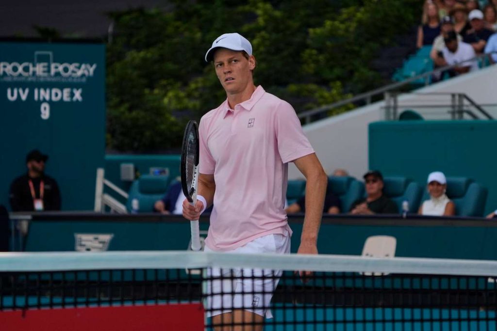 Jannik Sinner și Jessica Pegula avansează fără probleme în turul al treilea la Miami Open Jannik Sinner si Jessica Pegula avanseaza fara probleme in turul al treilea la Miami Open