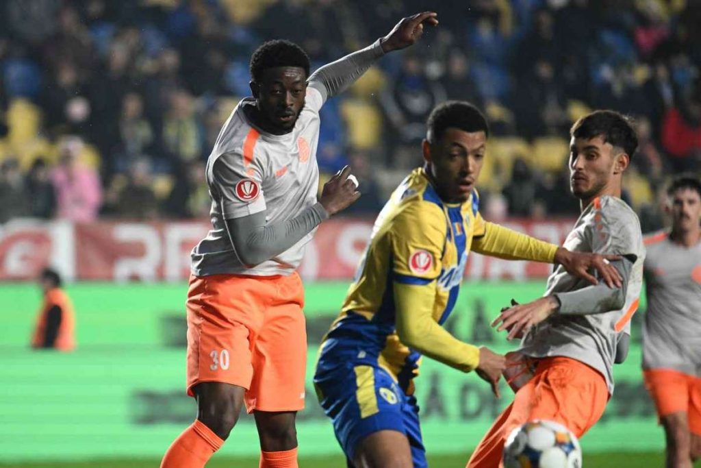 LIVE Superliga 15 00 Metaloglobus Petrolul Lupii galbeni au ocazia sa obtina primele puncte in play out