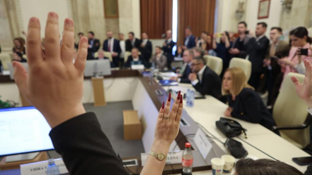 Majoritate surprinzatoare in Senat USR AUR si PACE au sustinut in comisie modificarea diurnei