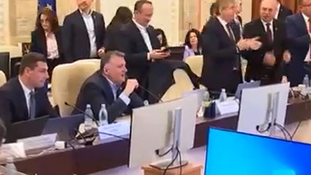 Matematica absurda a votului pentru amendamentul PSD cu 23 mai putin decat 26 a fost acceptat sau nu