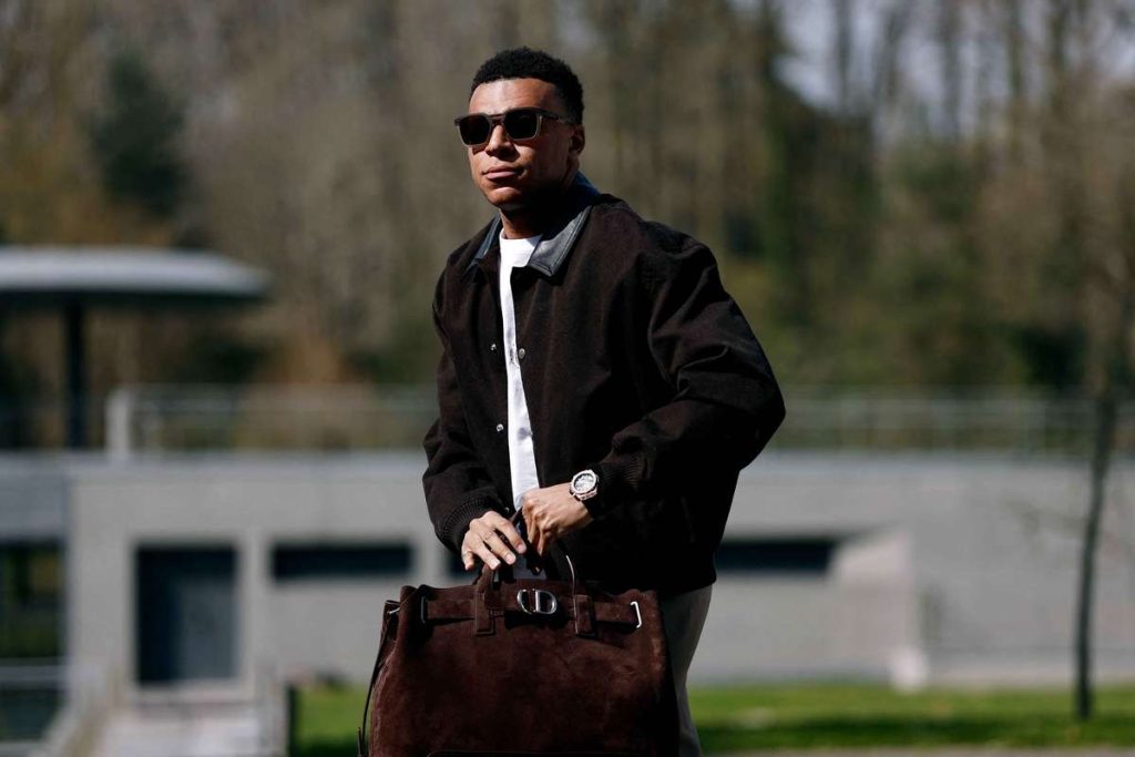 Medicii de la Real Madrid ar fi facut o evaluare gresita a genunchiului lui Mbappe