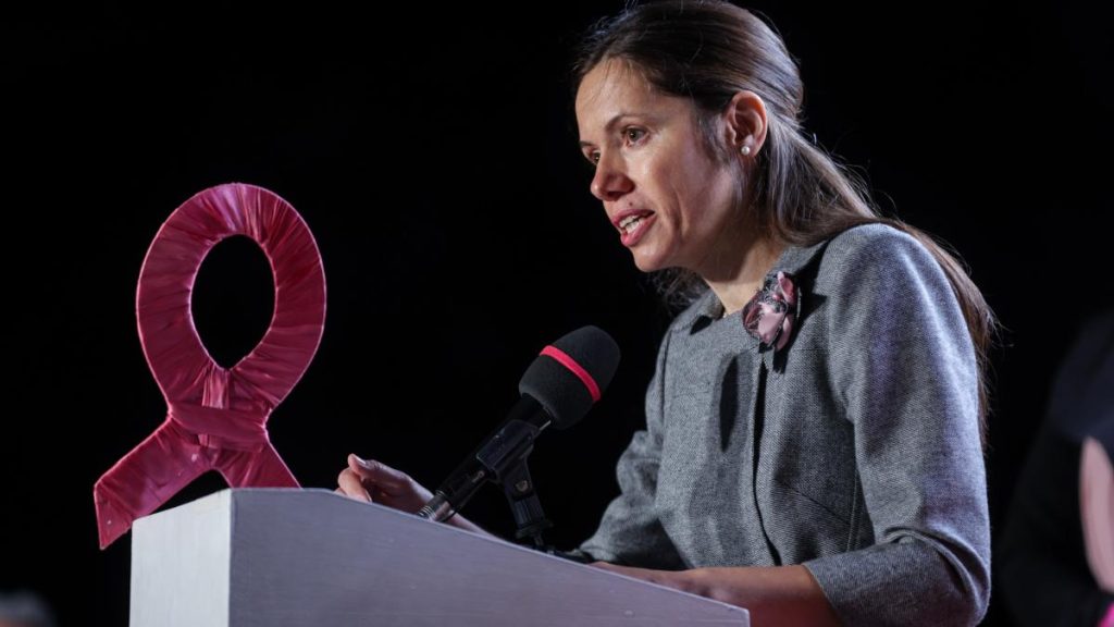 Mirabela Gradinariu apel catre parinti in cadrul dezbaterii despre adictii Fiti atenti la taceri nu