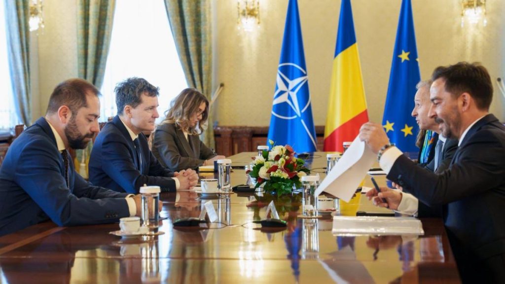 Nicușor Dan a avut o întâlnire cu conducerea OMV Petrom: „Am vorbit și despre prețurile combustibilului…” Nicusar Dan a avut o ntalnire cu conducerea OMV Petrom Am vorbit si despre preturile combustibilului