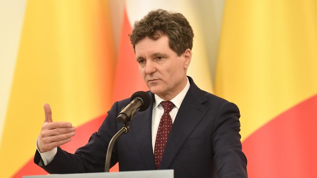 Nicuşor Dan: „Părea absurd să compari un medic care a studiat șase ani cu o reclamă pe…” Nicusor Dan Parea aburd sa compari un medic care a studiat sase ani cu o reclama pe