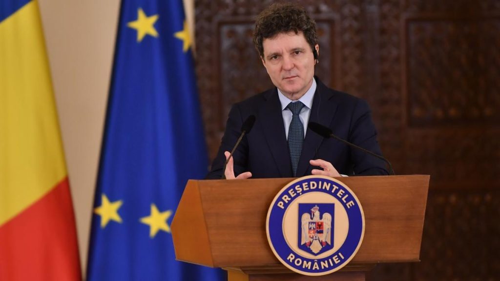 Nicuşor Dan a semnat legea care interzice angajarea agresorilor sexuali în școli, spitale sau… Nicusor Dan a semnat legea care interzice angajarea agresorilor sexuali in scoli spitale sau