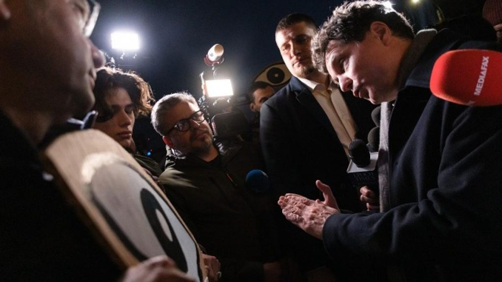 Nicussor Dan a iesit sa dialogheze cu protestatarii despre numirile din Justitie Am de 100 de ori