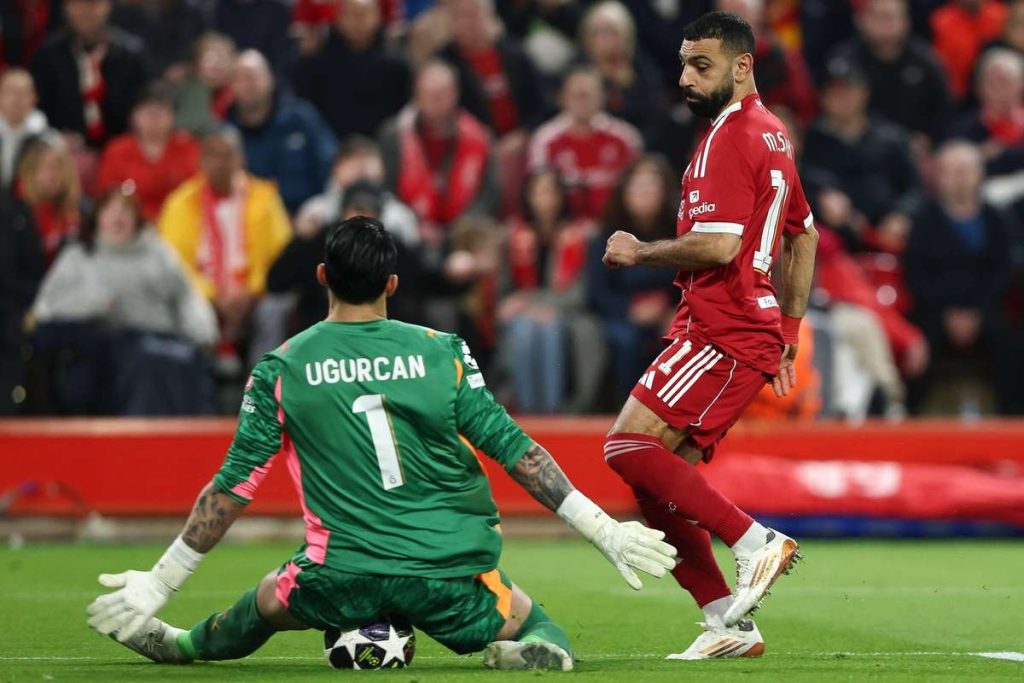 Nu doar Lucescu se confruntă cu dificultăți. Doi jucători titulari ai Turciei, învăluiți în incertitudine pentru meciul de la Istanbul. Nu darar Lucescu se confrunta cu dificultati Doi jucatori titulari ai Turciei invlui in incertitudine pentru meciul de la Istanbul