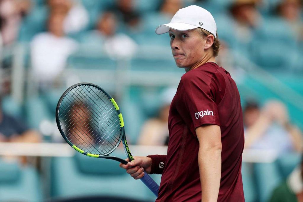 O mare surpriză la Miami! Casper Ruud, eliminat de un jucător clasat pe locul 56 în lume. O mare surpriza la Miami Casper Ruud eliminat de un jucator clasat pe locul 56 in lume