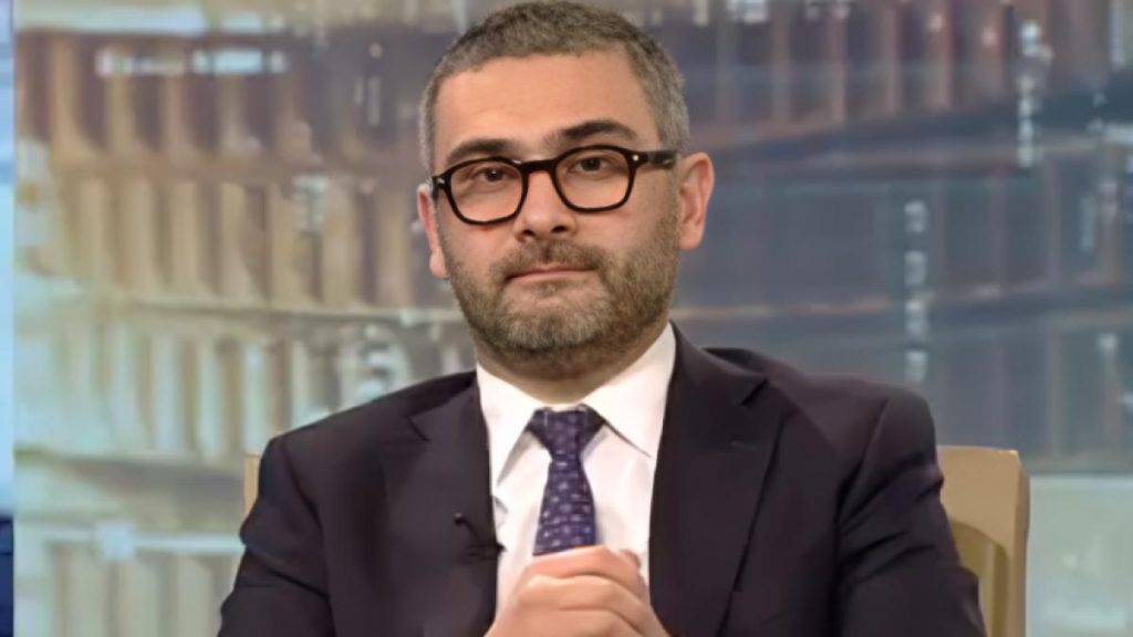 „România, afectată de tendința sărăciei în rândul angajaților. Manole anunță creșteri salariale…” Romania afectata de tendinta saraciei in randul angajatilor Manole anunta cresteri salariale