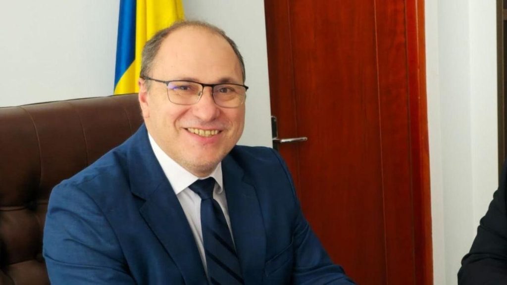 Romania are un nou ministru al Educaiei dupa doua luni Nicusor Dan a semnat decretul de numire a