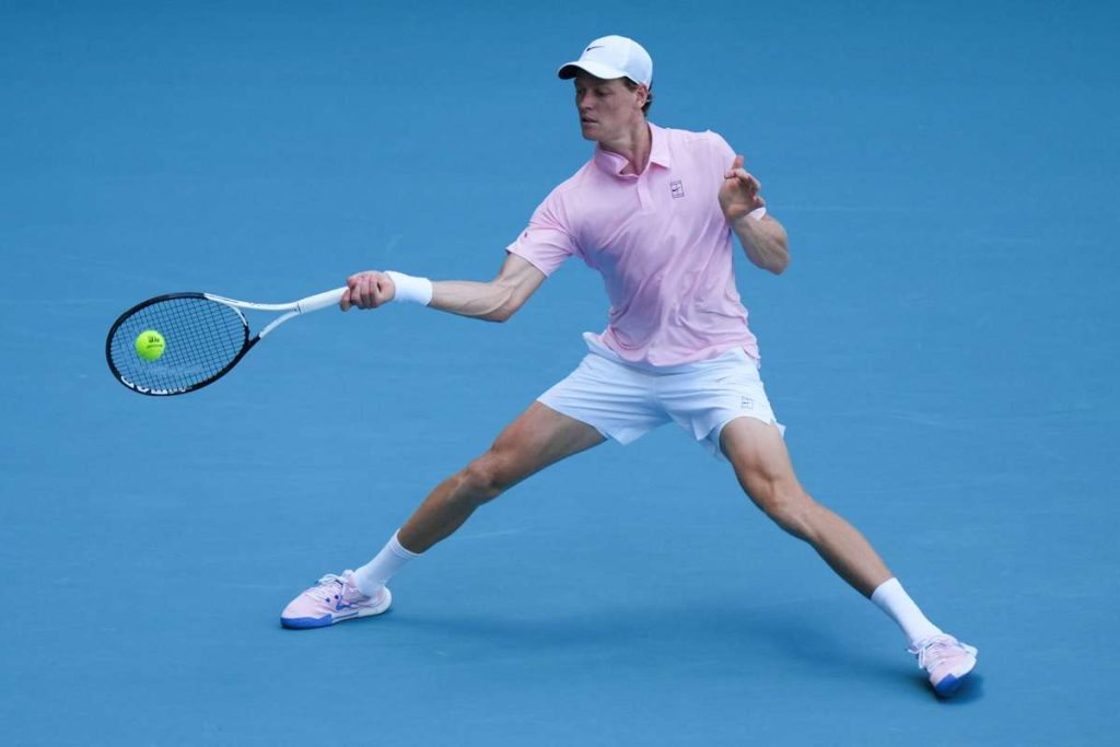 Sinner, de neînvins la Miami: Tiafoe învins și calificat în semifinale Sinner de neinvins la Miami Tiafoe invins si calificat in semifinale