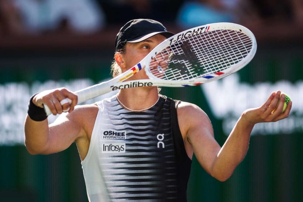 Tracker de Tenis Swiatek o infrunta pe Sakkari Alcaraz joaca in prezent cu Rinderknech