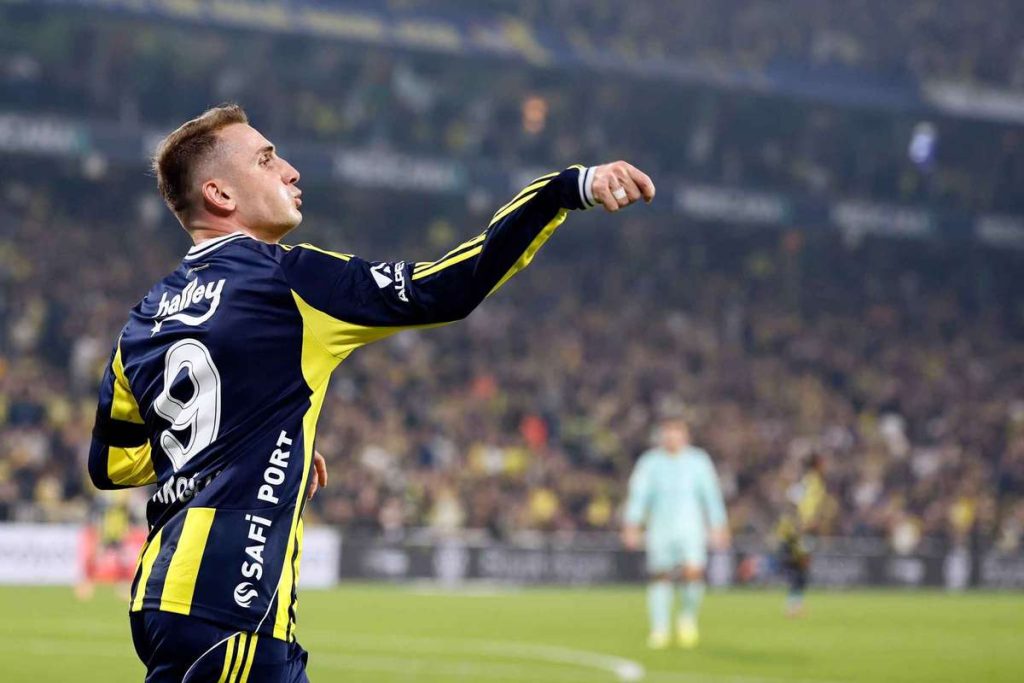 UEFA cerceteaza Fenerbahce Trei transferuri si contractul lui Mourinho sunt in evaluare