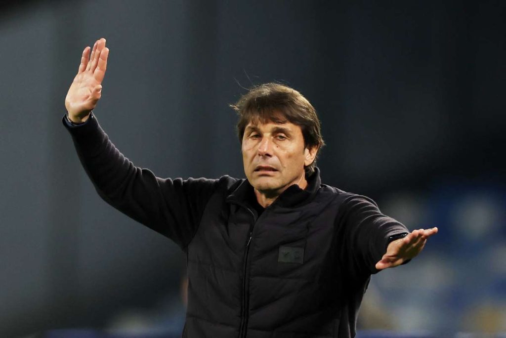 Antonio Conte și-a exprimat opinia cu privire la preluarea naționalei Italiei: „Vom vedea”. Antonio Conte si a exprimat opinia cu privire la preluarea nationalelor Italiei Vom vedea