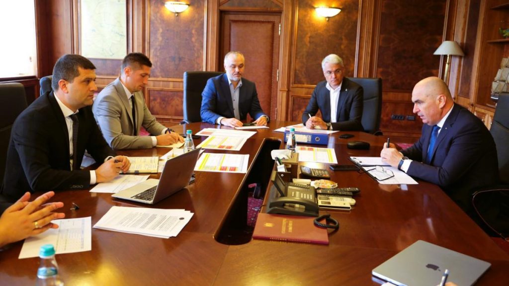 Bolojan in discutii cu Umbraescu si ministrii Miruta si Pislaru avem nevoie de bani ca de oxigen