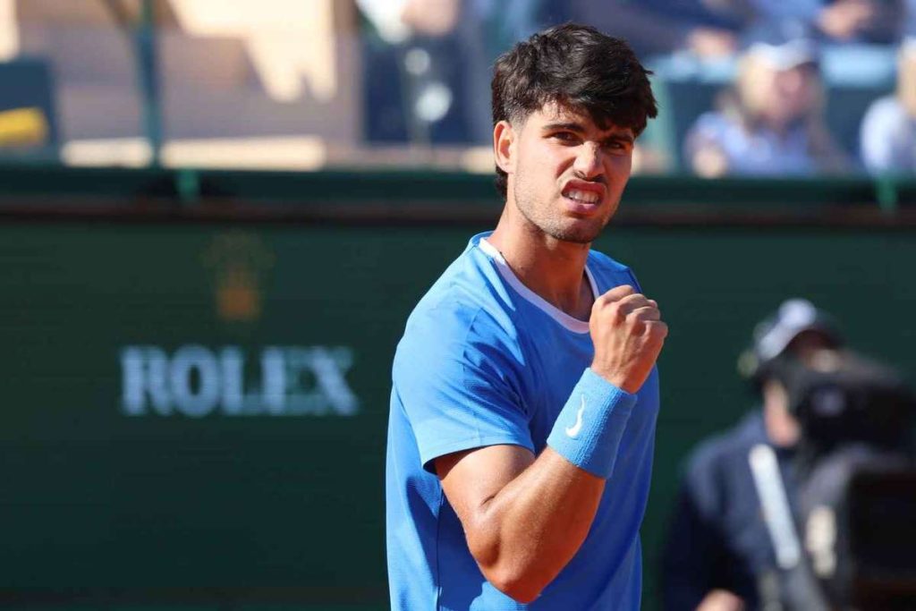 Carlos Alcaraz se califica in sferturile de finala la Monte Carlo dupa un moment greu in setul al doilea