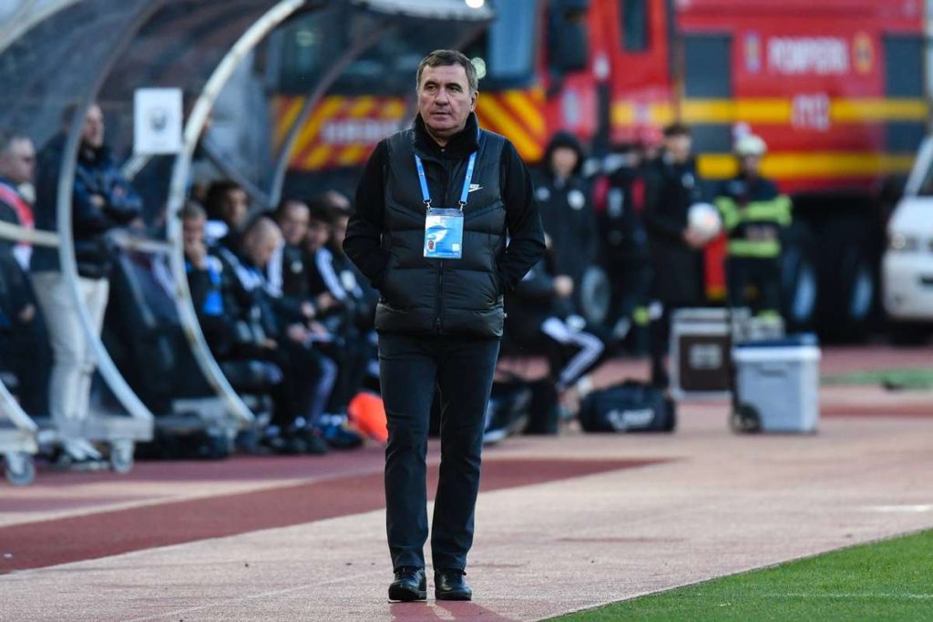 Gheorghe Hagi, tot mai aproape de a prelua conducerea Băncii Naționale a României: contract pe patru ani și bonusuri considerabile. Gheorghe Hagi tot mai aproape de a prelua conducerea Bancii Nationale a Romniei contract pe patru ani si bonusuri considerabile