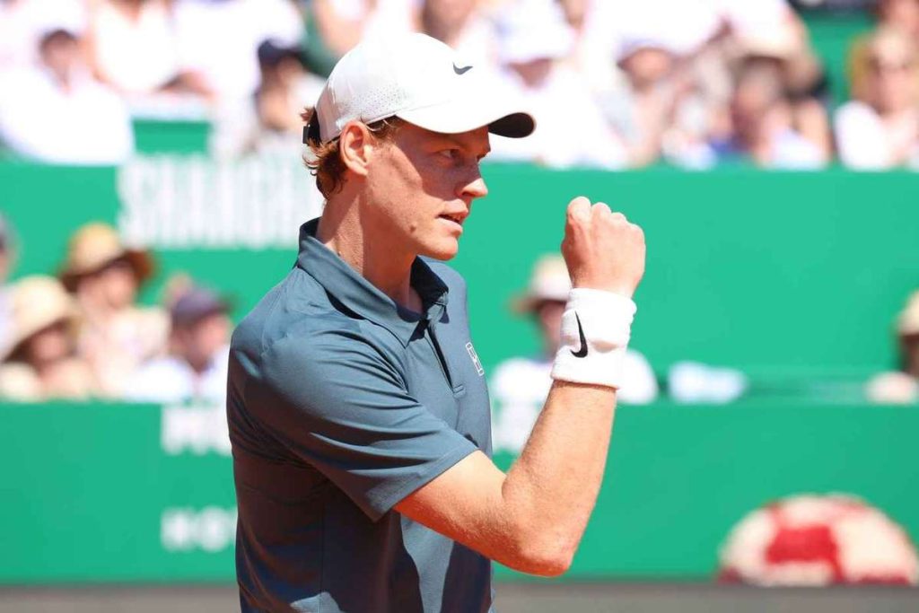 Jannik Sinner s a calificat in sferturi la Monte Carlo dupa un meci greu cu Machac