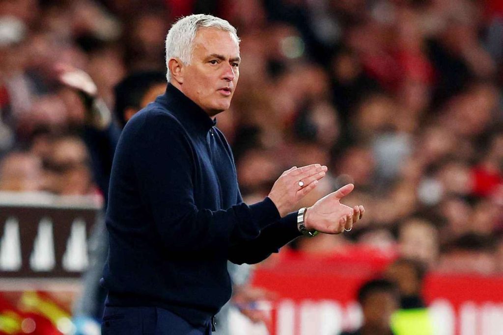 Jose Mourinho răspunde zvonurilor privind plecarea de la Benfica Jose Mourinho raspunde zvonurilor privind plecarea de la Benfica