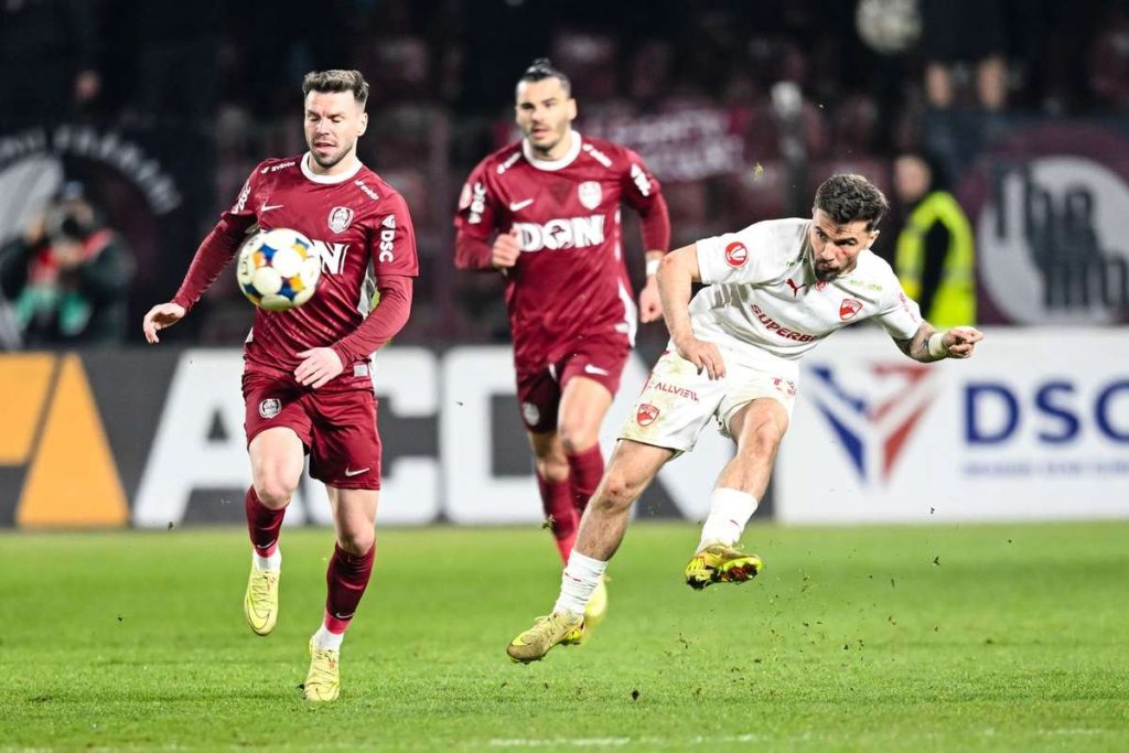 LIVE CFR Cluj Dinamo Bucuresti Cainii rosii aspira la prima victorie in playoff