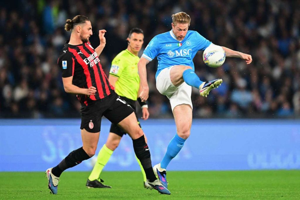 LIVE Napoli – AC Milan: Câștigătoarea se poate apropia de Interul antrenat de Chivu LIVE Napoli AC Milan Castigatoarea se poate apropia de Interul antrenat de Chivu