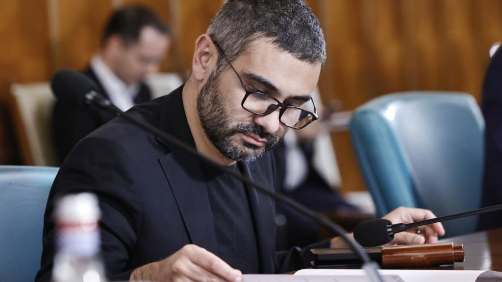 „Ministrul Muncii afirmă că salariile în sistemul bugetar trebuie să fie majorate, declara Florin Manole…” Ministrul Muncii afirma ca salariile in sistemul bugetar trebuie sa fie majorate declara Florin Manole