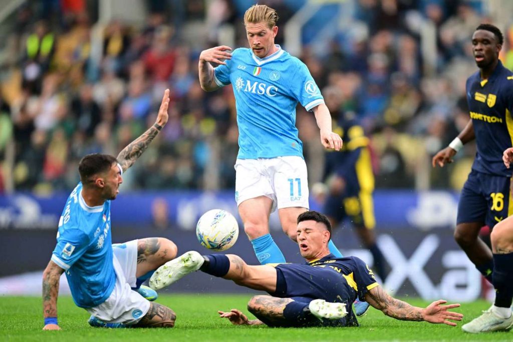 Napoli se poticneste in Serie A Interul lui Chivu poate sa se distantzeze in fruntea clasamentului