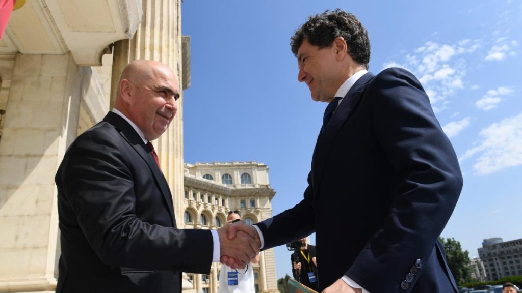 Nicușor Dan ar fi putut evita criza politică? Bolojan: Cu persoane cu alte interese, este foarte dificil să… Nicusor Dan ar fi putut evita criza politica Bolojan Cu persoane cu alte interese este foarte dificil sa
