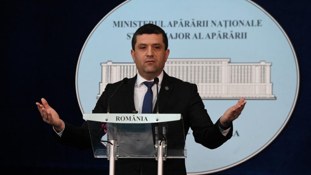 Radu Miruta prins cu minciuna Ce lipseste din CV ul ministrului USR al Apararii Informatzii false