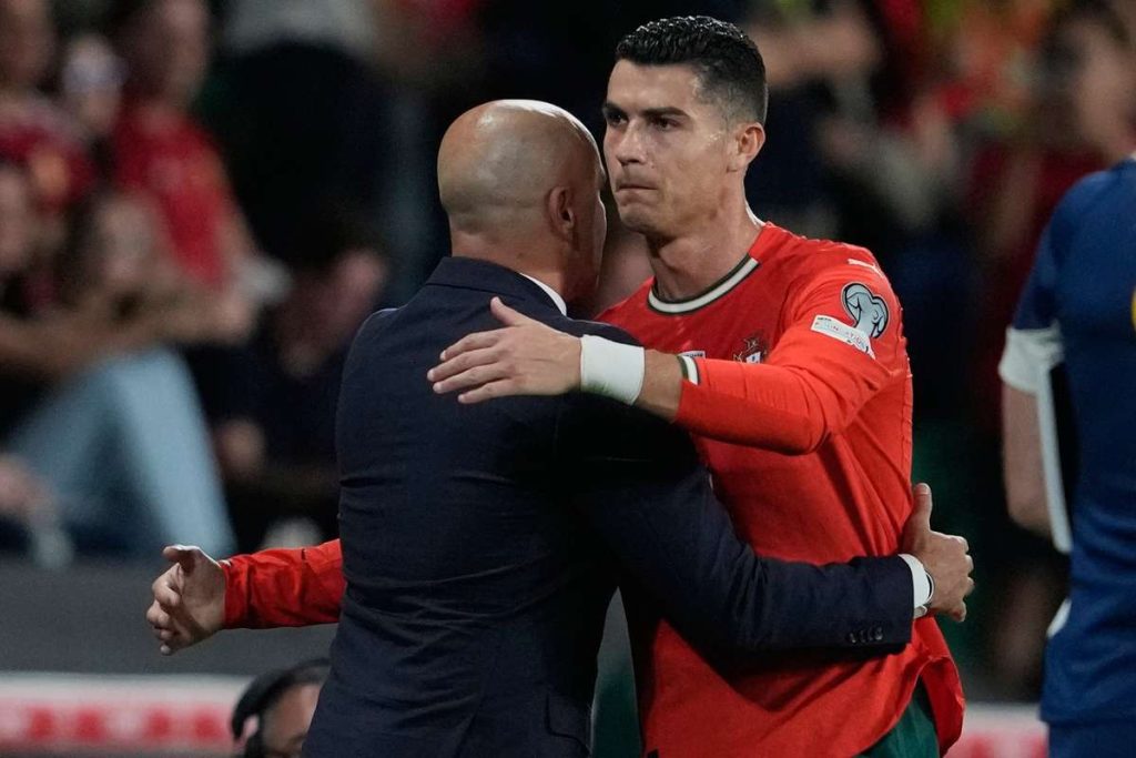 Roberto Martínez păstrează misterul în legătură cu situația lui Ronaldo: „E greu pentru mine să afirm” Roberto Martinez pastreaza misterul in legatura cu situatia lui Ronaldo E greu pentru mine sa afirm