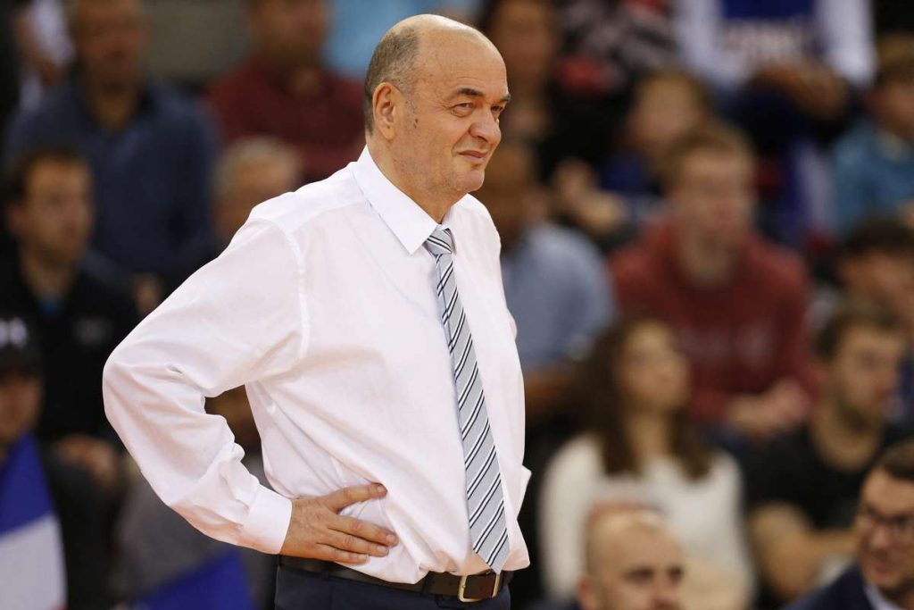 Sarbul Dusko Vujosevic legendarul antrenor al echipei Partizan Belgrad si UBT Cluj a decedat