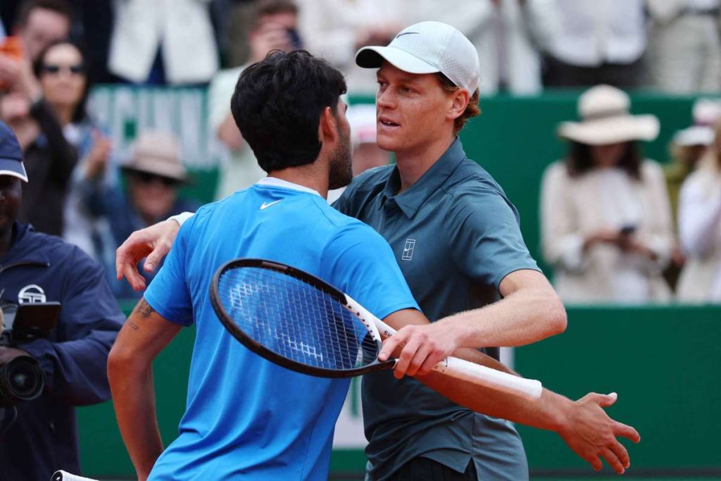Sinner castiga prima finala a anului impotriva lui Alcaraz si urca pe prima pozitie in clasamentul ATP