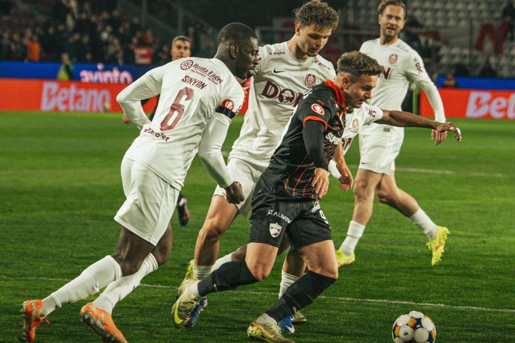 transmisune in direct cfr cluj dinamo bucuresti cainii rosii isi doresc prima victorie in play off