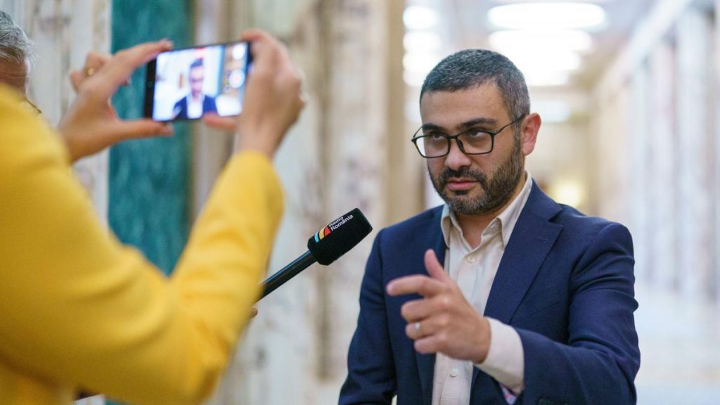 Acuzaii ntre fostul i actualul ministru al Muncii referitoare la interzicerea cumulului pensiei cu salariul S