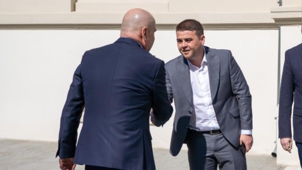 Cu 4 zile inalte de motiunea de cenzura un lider PSD a avut o intalnire cu Bolojan la Suceava Culoarea