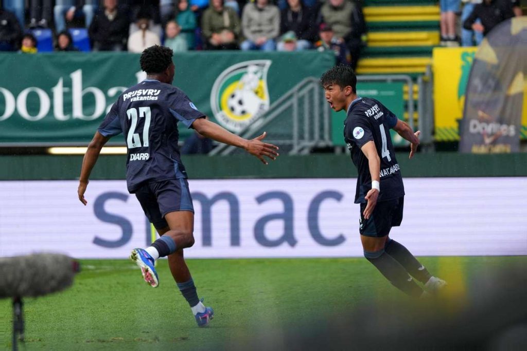Dramă în ultima etapă la Sittard: Feyenoord este pe punctul de a se califica în Liga Campionilor UEFA. Drama in ultima etapa la Sittard Feyenoord este pe punctul de a se califica in Liga Campionilor UEFA