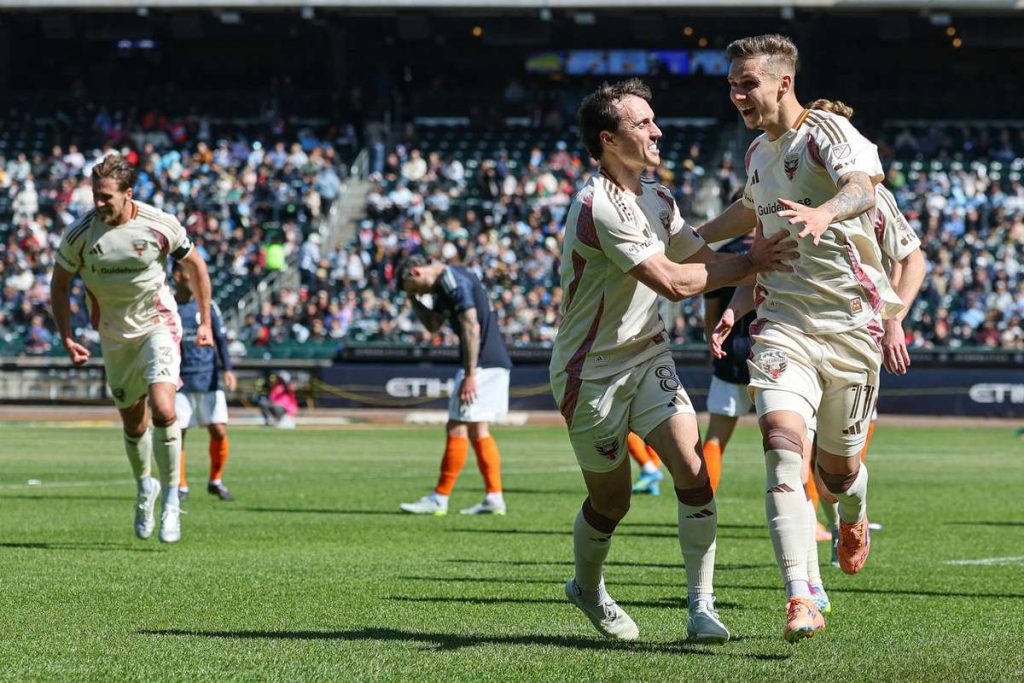 Louis Munteanu prinde viteză în MLS: ”dublă” pentru DC United Louis Munteanu prinde viteza in MLS dubla pentru DC United