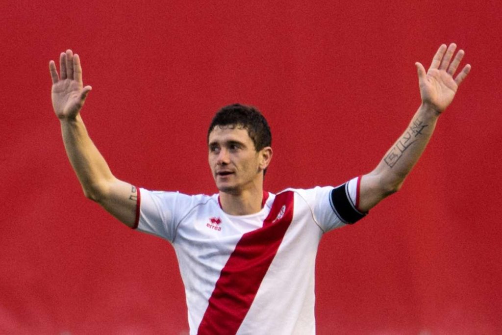 Un fost jucător al lui Rayo Vallecano, condamnat pentru vandalizarea mașinii președintelui de la Atlético Pinto. Un fost jucator al lui Rayo Vallecano condamnat pentru vandalizarea masinii presedintelui de la Atletico Pinto