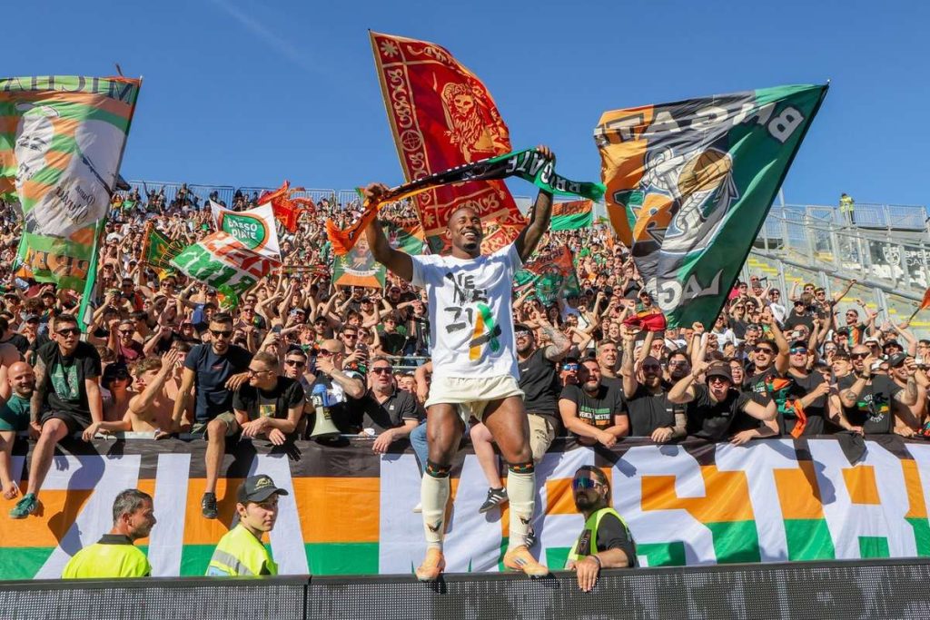Prima echipă promovată în Serie A a fost confirmată! O revenire impresionantă după doar un sezon în liga a doua. prima echipa promovata in serie a a fost confirmata o revenire impresionanta dupa doar un sezon in liga a doa