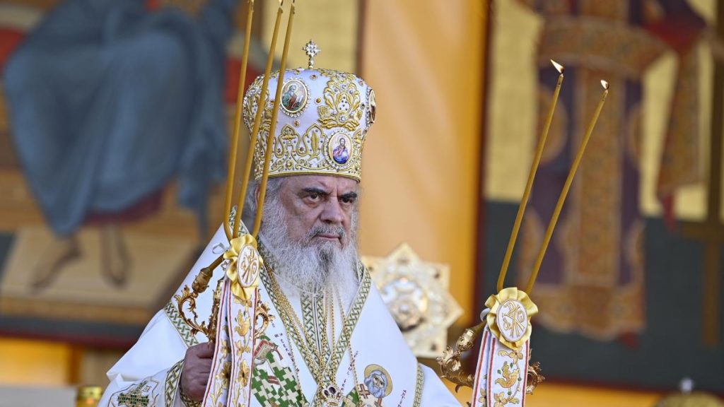 Patriarhul Daniel este propus de grupul PACE pentru functia de prim ministru Singura solutie de salvare