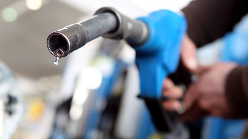 „De mâine, prețurile la benzină și motorină ar putea să crească. Datorită PNL! Fostul ministru Bogdan Ivan acuză PNL…” de mine preturile la benzina si motorina ar putea sa creasca datorita pnl fostul ministru bogdan ivan acuza pnl