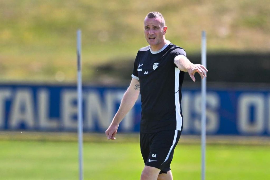 Burnley a numit un nou antrenor! Nicky Hayen îl înlocuiește pe Scott Parker. Burnley a numit un nou antrenor Nicky Hayen il inlocuieste pe Scott Parker