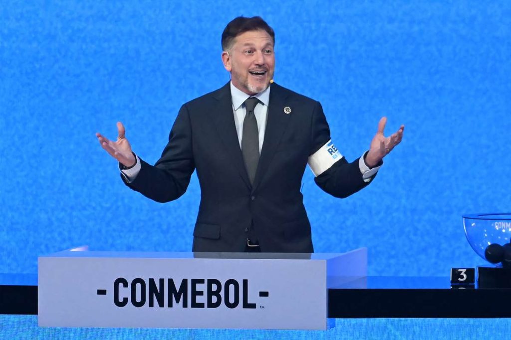 Cupa Mondială din 2030 ar putea avea 64 de echipe! Anunțul președintelui Conmebol Cupa Mondiala din 2030 ar putea avea 64 de echipe Anuntul presedintelui Conmebol
