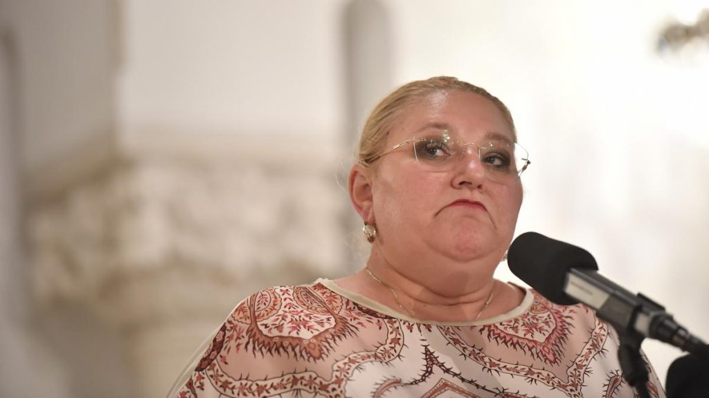 Diana Şoşoacă, primele declarații după accidentul în care a fost implicată. Ce mesaj a transmis… Diana Sosoaca primele declaratii dupa accidentul in care a fost implicata Ce mesaj a transmis